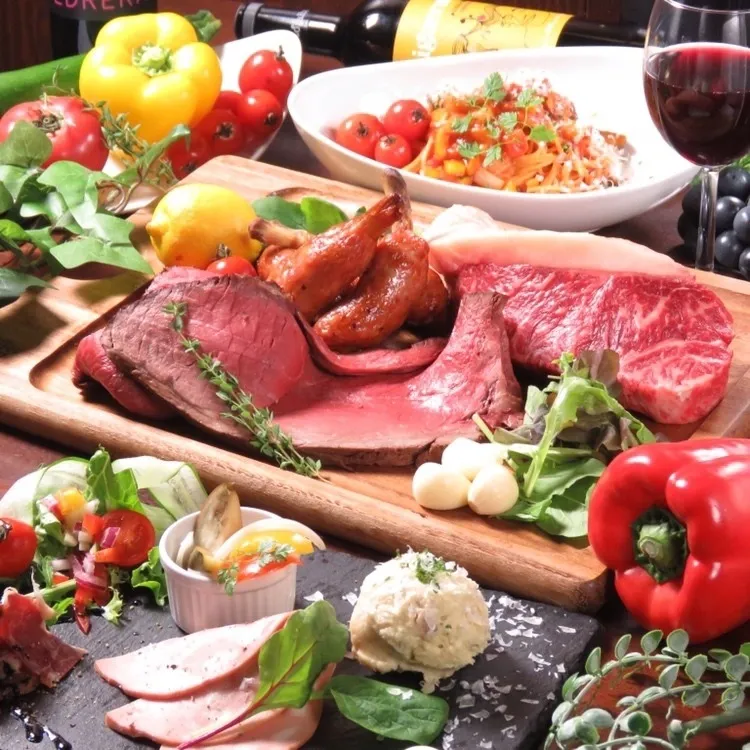 お肉以外の逸品も本気です!自家製生地で作るピザも!